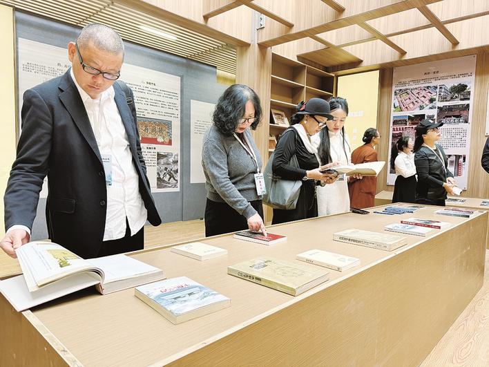 海外华文媒体代表走进南靖平和芗城