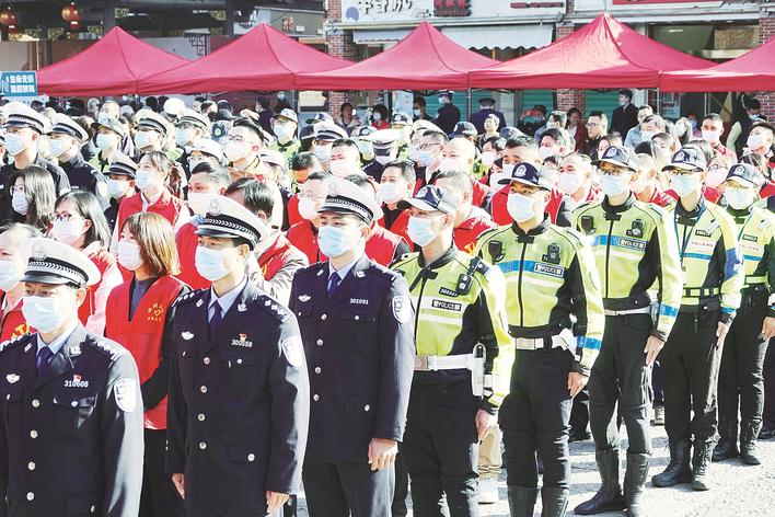 图为：启动仪式现场
